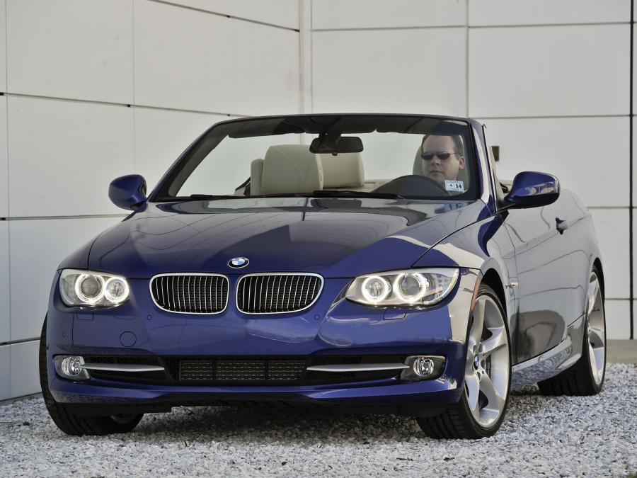  BMW 335i Convertible 2010 года  (US) (фото 1 из 5)